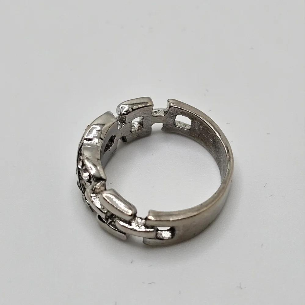 Ring - Picture 2 of 7